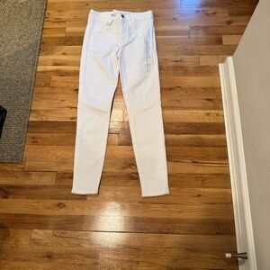 AE- NWT White Skinny Jeans size 0-25 stretch fabric